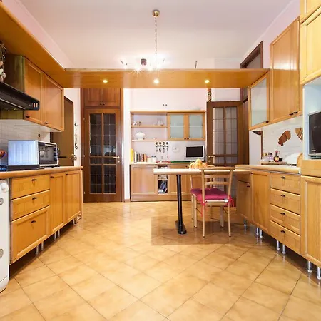 Lägenhet Bellini Halldis Apartment